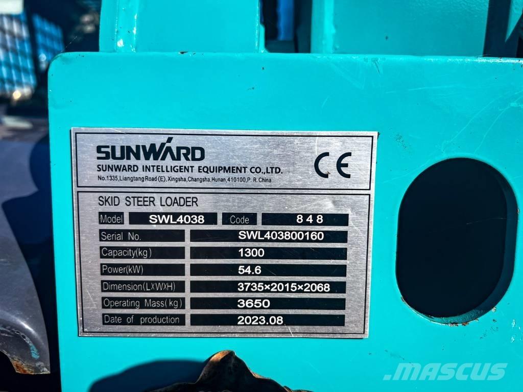 Sunward 4038 Lietoti riteņu kompaktiekrāvēji