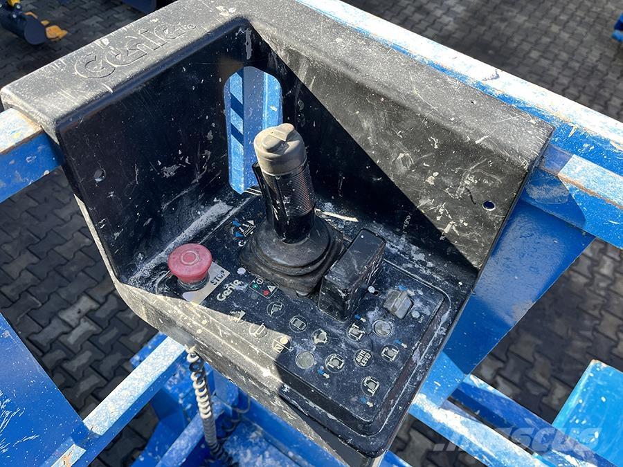 Genie GS-3268 Šķerveida pacēlāji