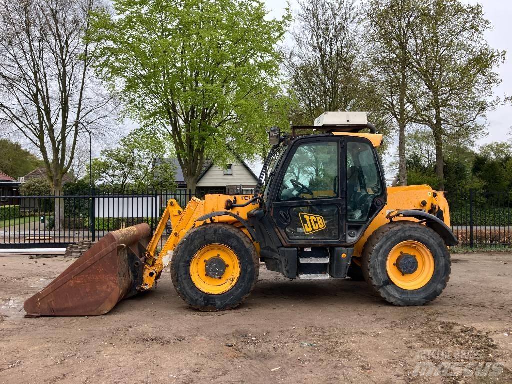 JCB 541-70 Teleskopiskie manipulatori