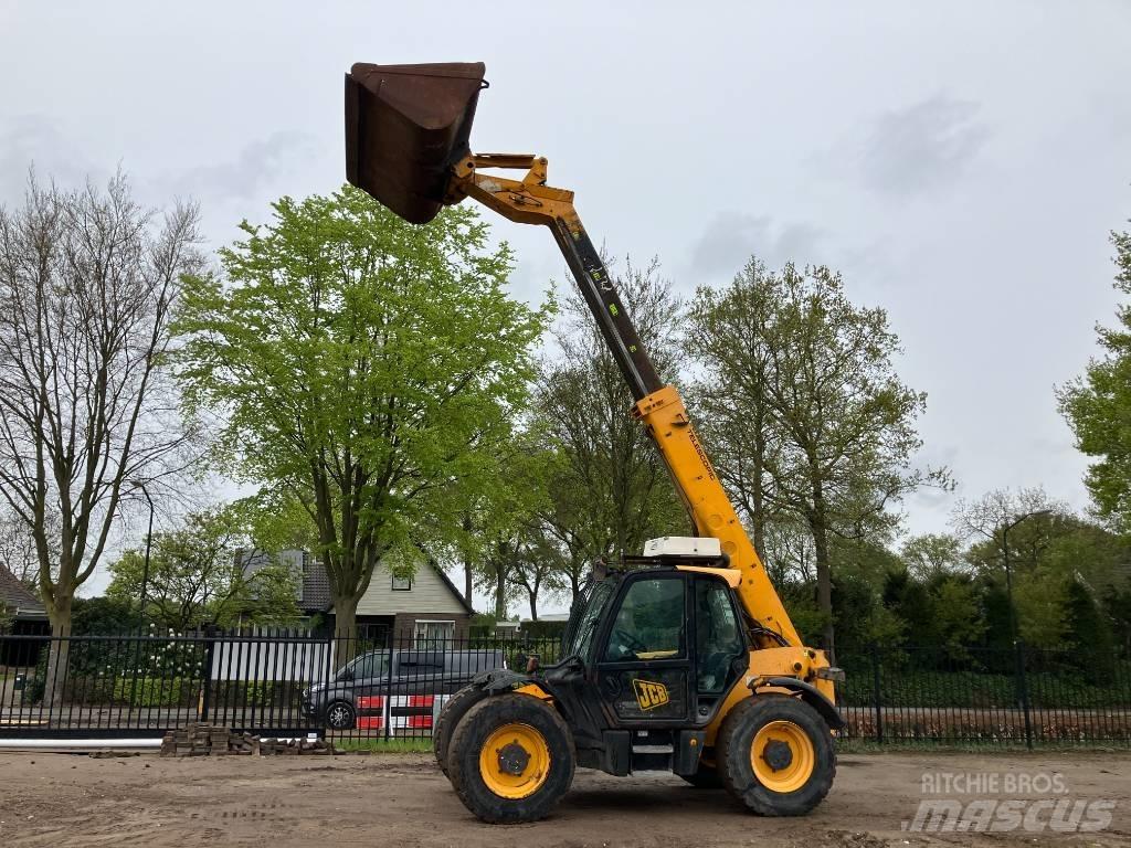 JCB 541-70 Teleskopiskie manipulatori