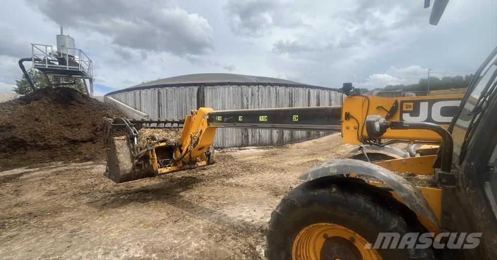 JCB 542-70 Xtra Lauksaimniecības pacēlāji