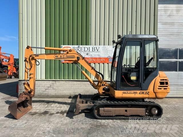 CASE CK 32 Kāpurķēžu ekskavatori