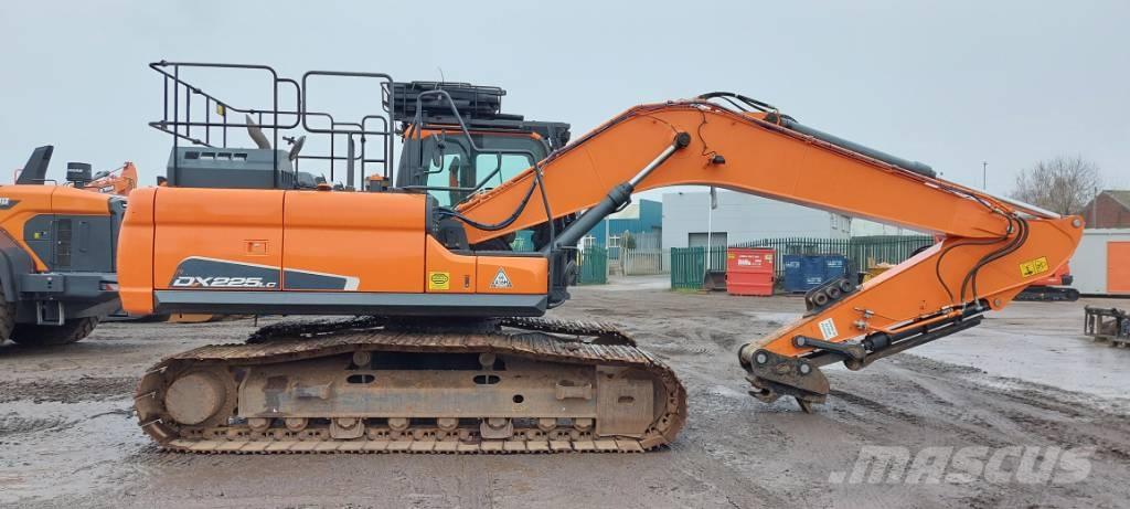 Develon DX225LC-5 Kāpurķēžu ekskavatori