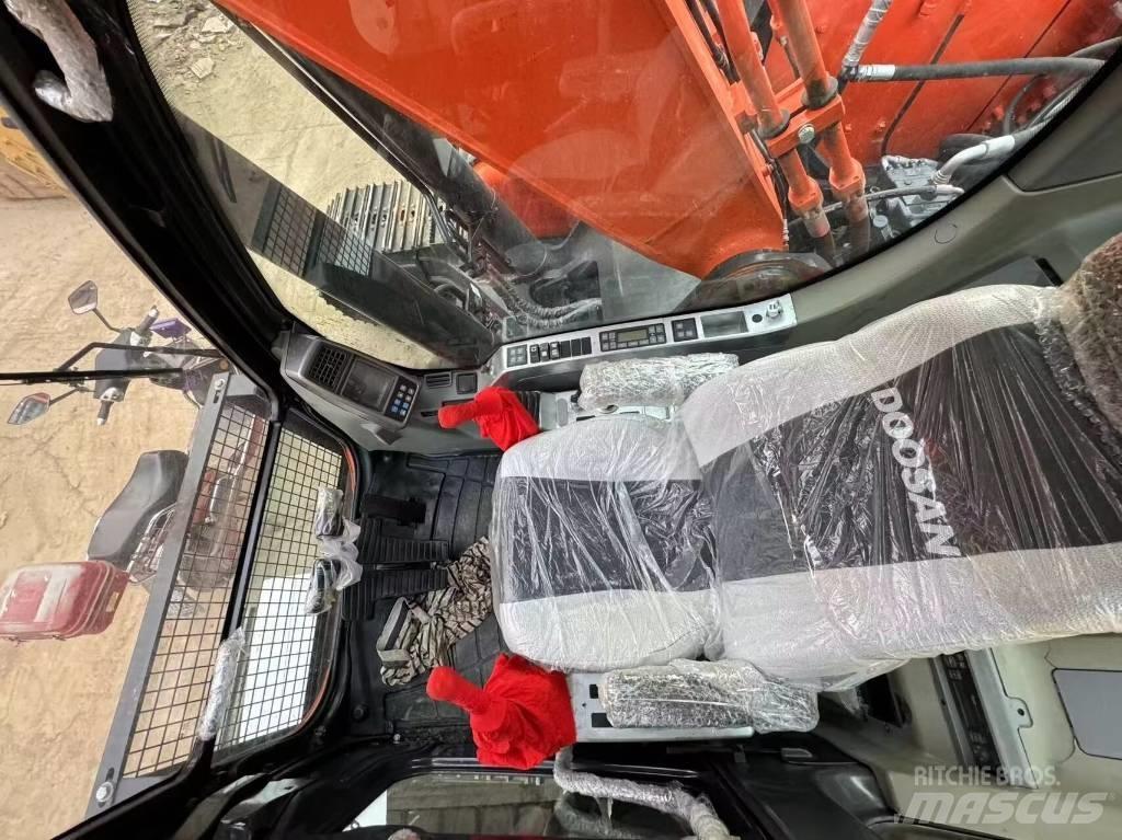 Doosan DX 300 Kāpurķēžu ekskavatori