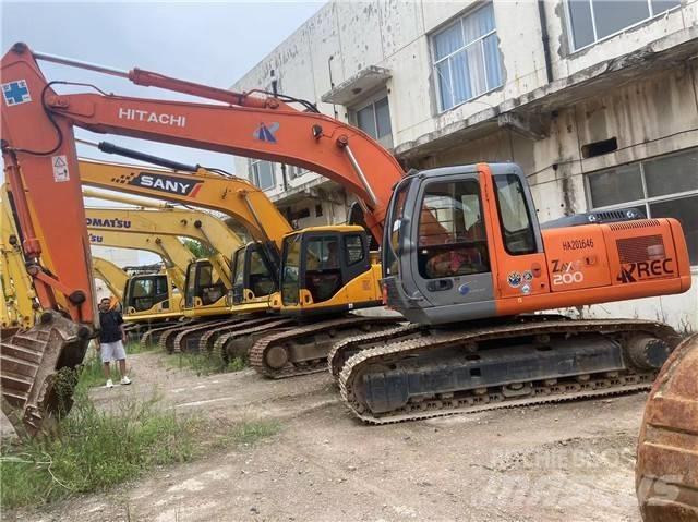 Hitachi ZX 200 Kāpurķēžu ekskavatori