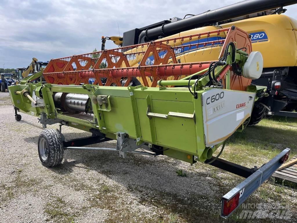 CLAAS Tucano 440 Ražas novākšanas kombaini