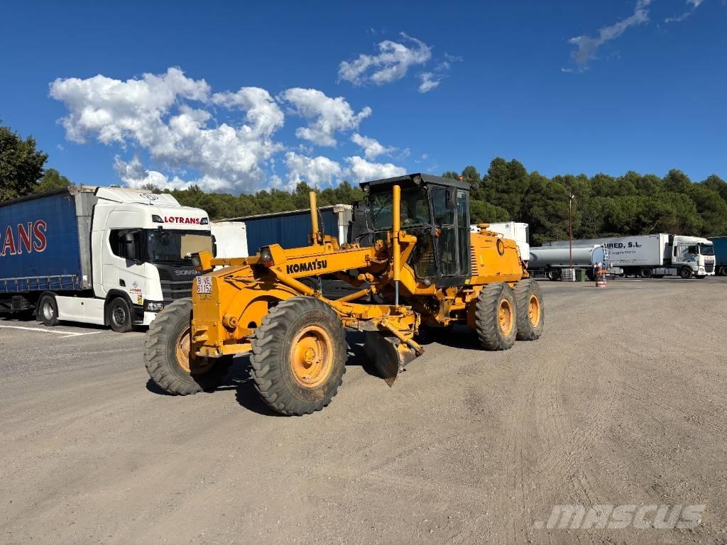 Komatsu GD 530 A Greideri