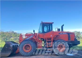 Doosan DL 300 Iekrāvēji uz riteņiem
