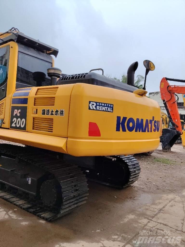Komatsu PC200-8 Kāpurķēžu ekskavatori