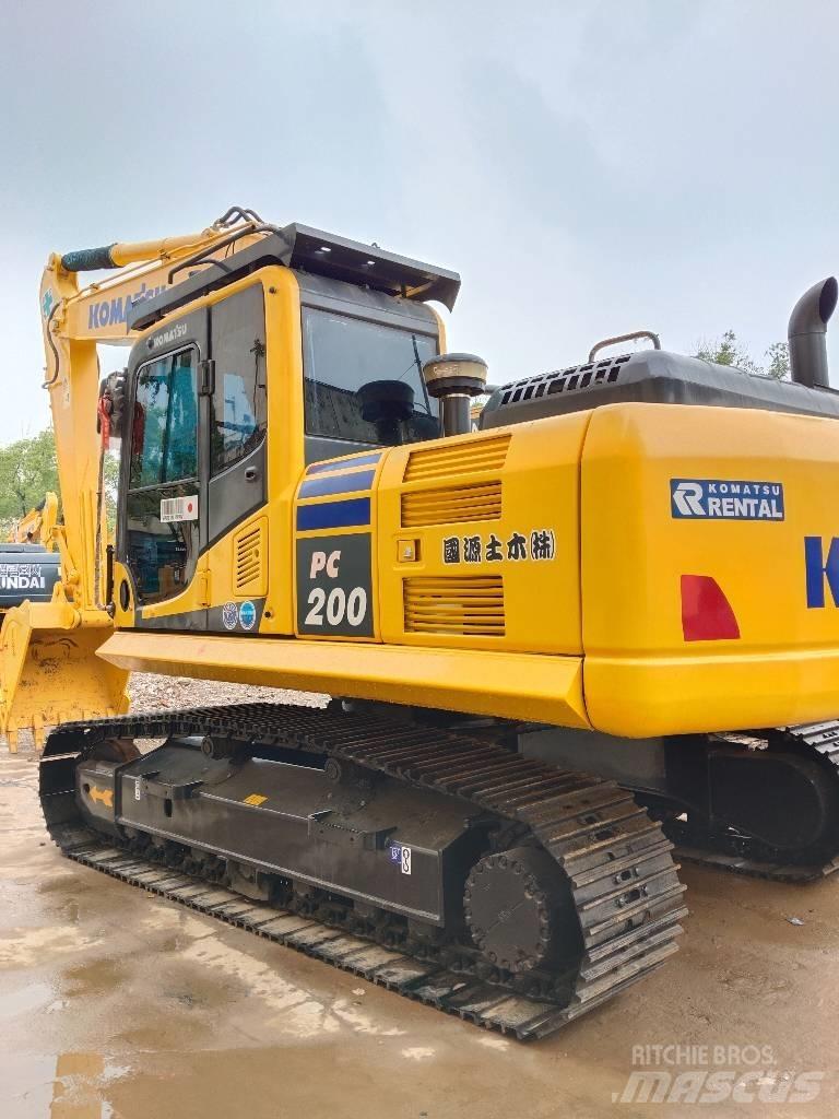 Komatsu PC200-8 Kāpurķēžu ekskavatori