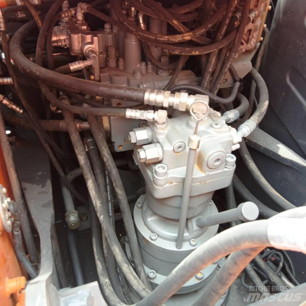 Hitachi ZX 120 Kāpurķēžu ekskavatori