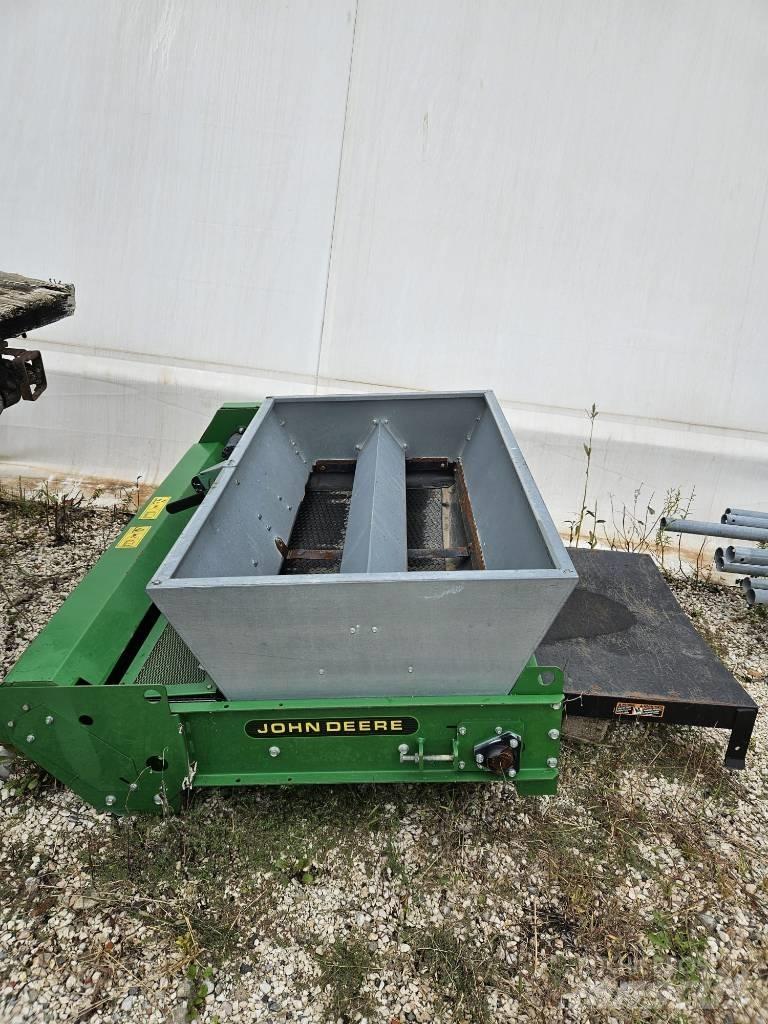John Deere TD 100 Izkliedētāji