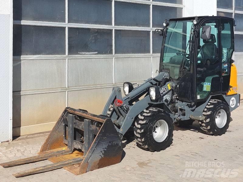 Giant G 1500 X-Tra Lietoti riteņu kompaktiekrāvēji