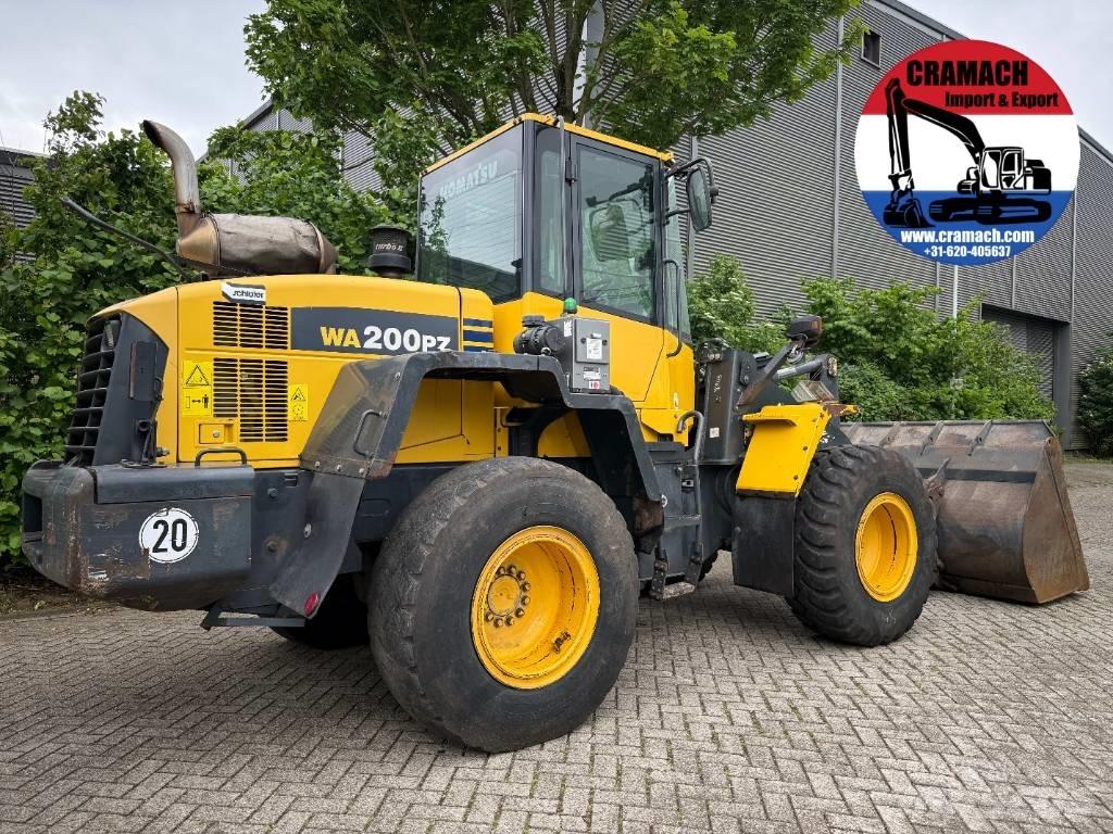 Komatsu WA 200 PZ-6 Iekrāvēji uz riteņiem