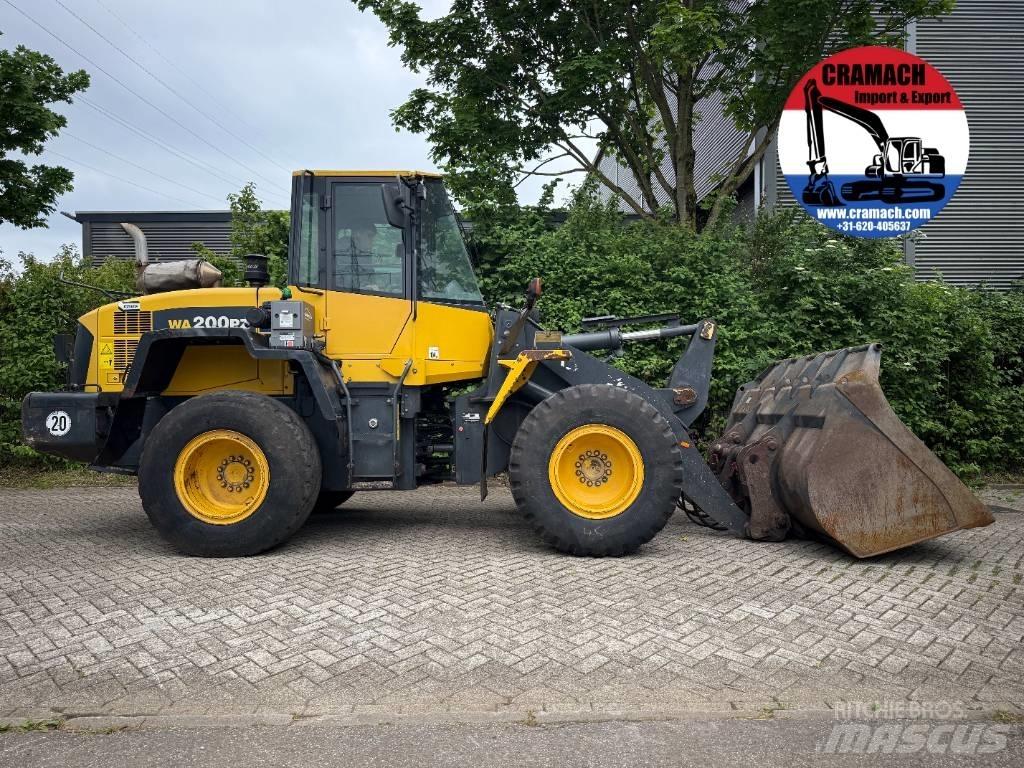 Komatsu WA 200 PZ-6 Iekrāvēji uz riteņiem