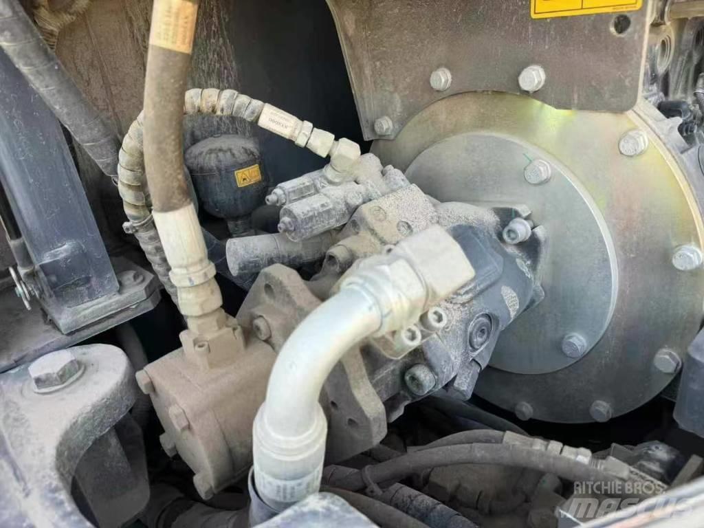 Doosan DX60W Ekskavatori uz riteņiem