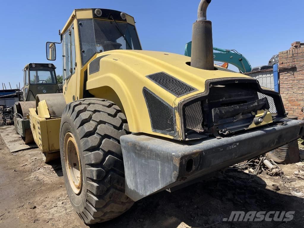 Bomag 226-4 Vienvalča grunts veltņi