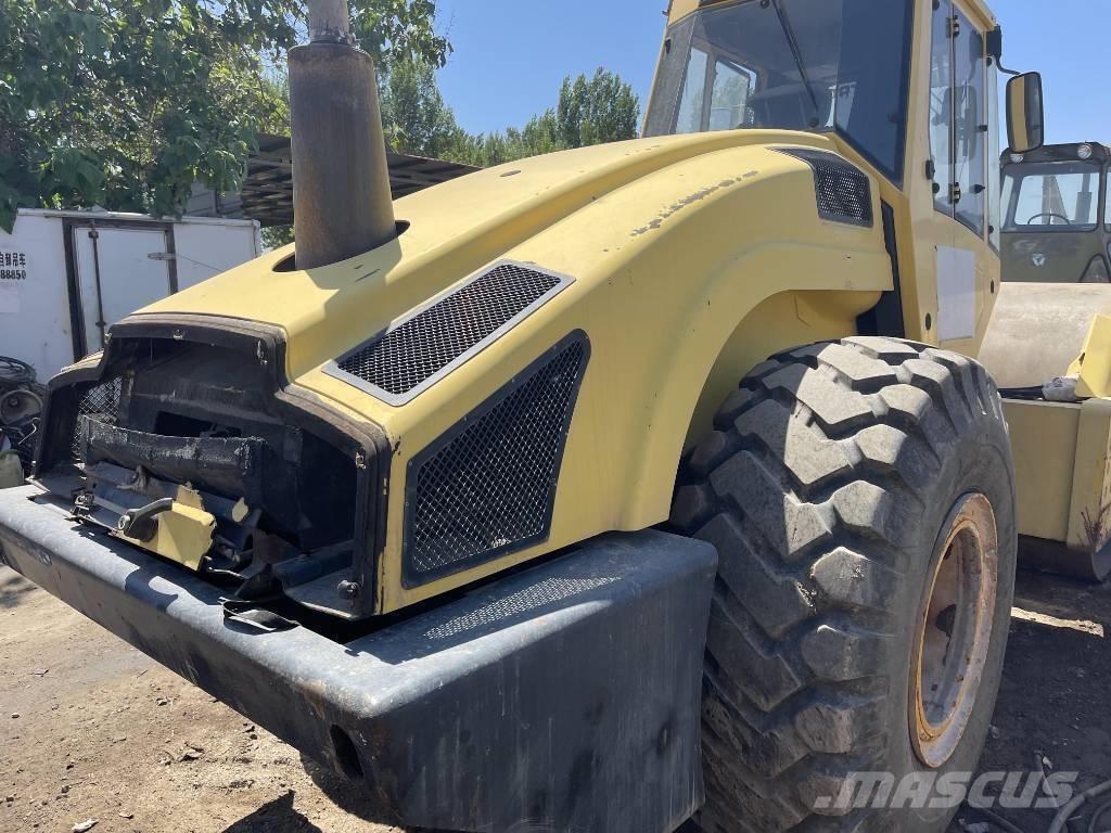 Bomag 226-4 Vienvalča grunts veltņi