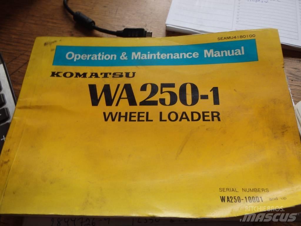 Komatsu WA 250-1 Iekrāvēji uz riteņiem