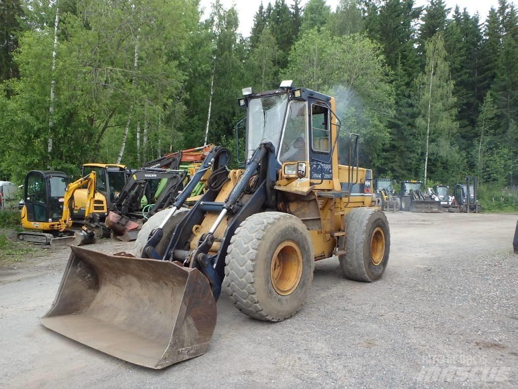 Komatsu WA 250-1 Iekrāvēji uz riteņiem