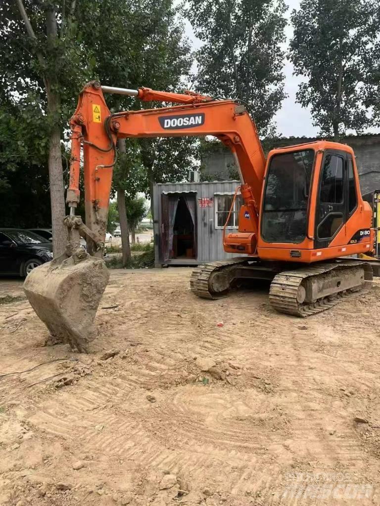 Doosan DH 80 Kāpurķēžu ekskavatori