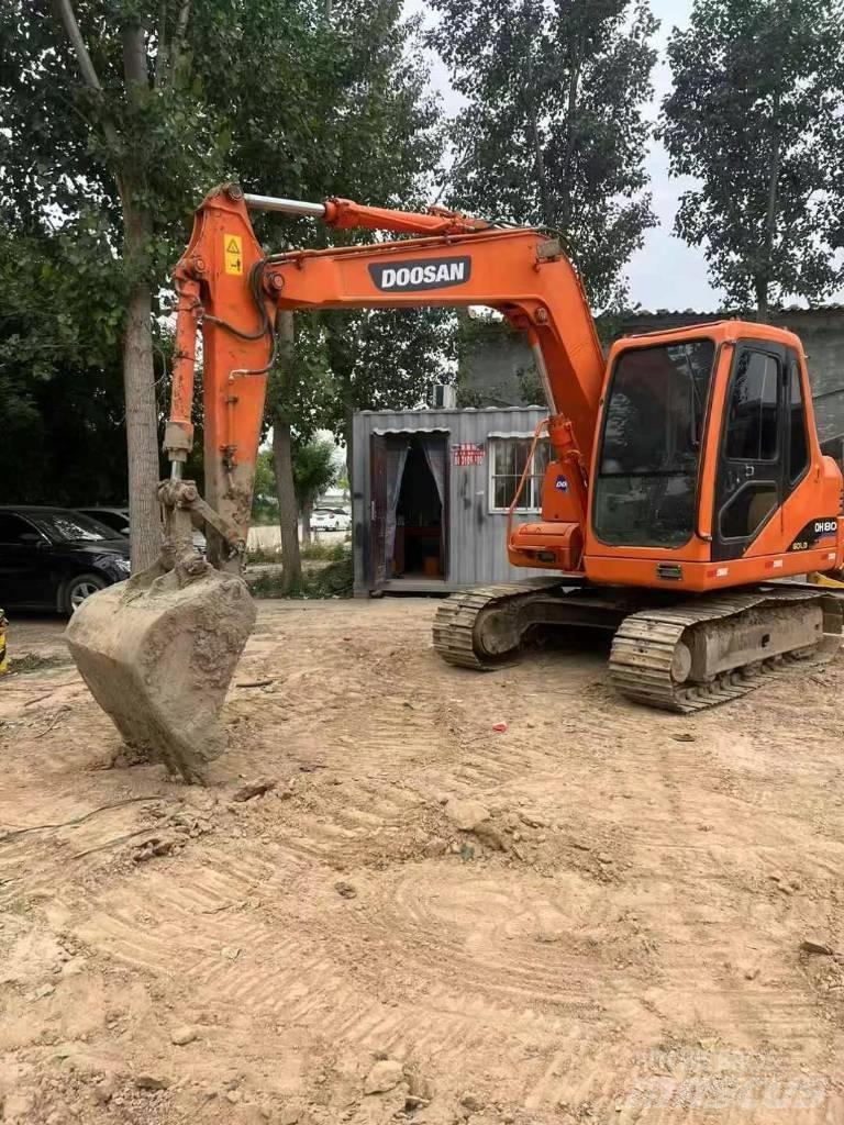 Doosan DH 80 Kāpurķēžu ekskavatori