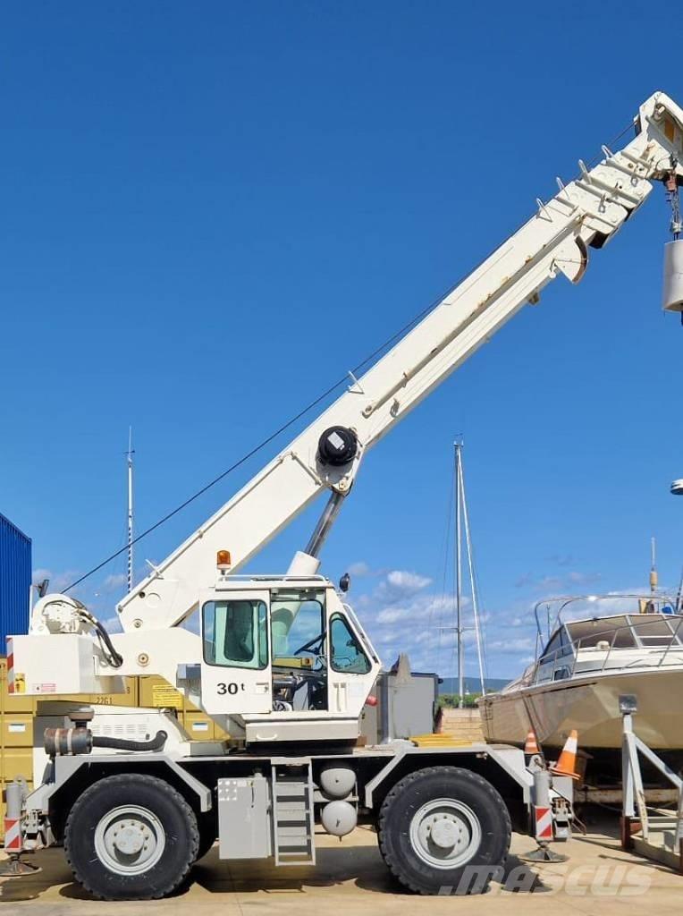 Terex A 300 Celtņi nelīdzenām virsmām