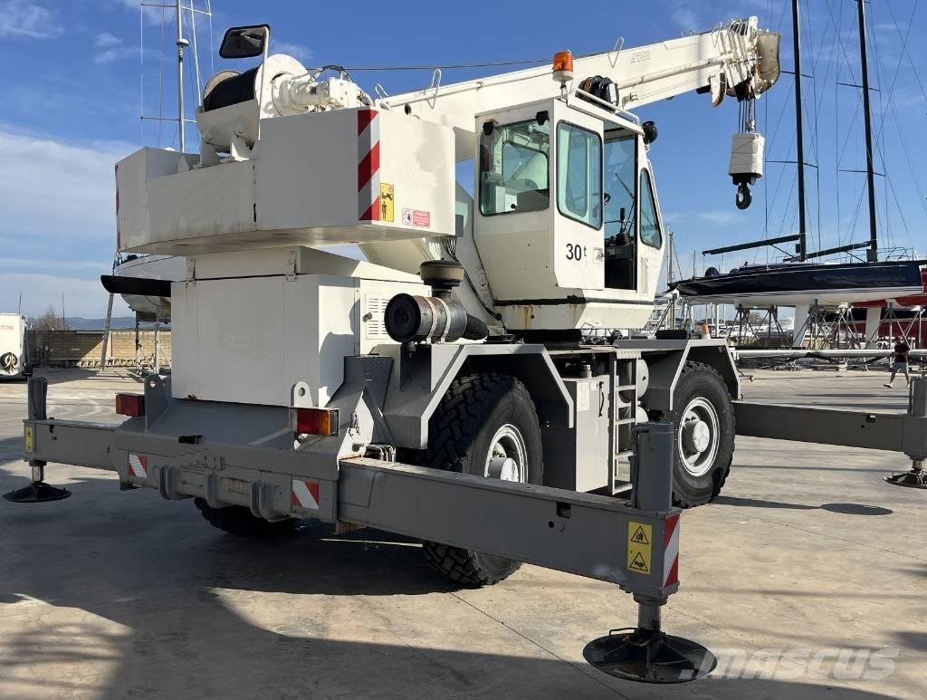 Terex A 300 Celtņi nelīdzenām virsmām