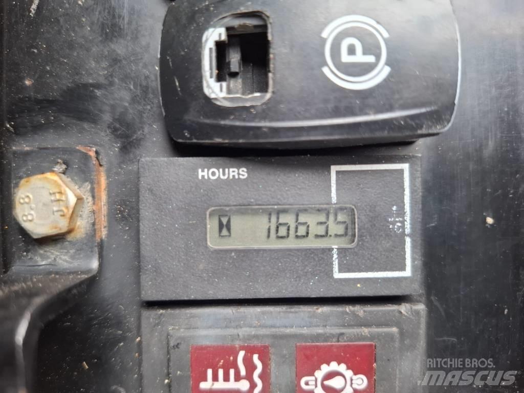 JCB 1 CX Ekskavatori-iekrāvēji