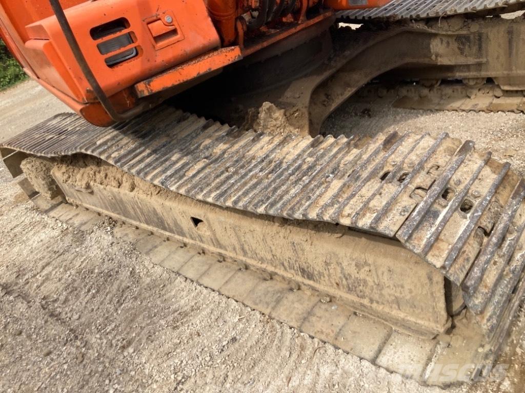 Hitachi EX 135 Kāpurķēžu ekskavatori