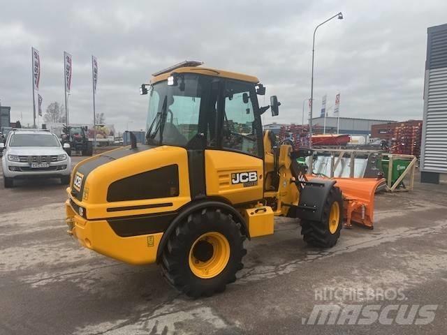 JCB 407 Agri Iekrāvēji uz riteņiem