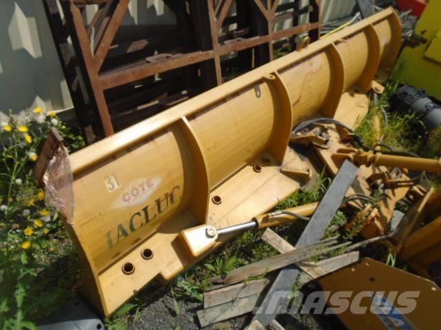 CASE 721 F Iekrāvēji uz riteņiem