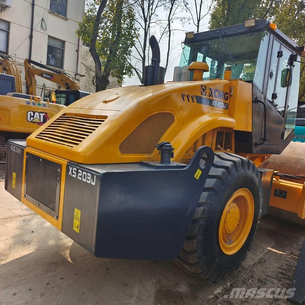 XCMG XS 203 J Vienvalča grunts veltņi