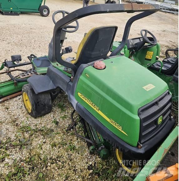 John Deere 2500 A Mauriņa pļaujmašīnas