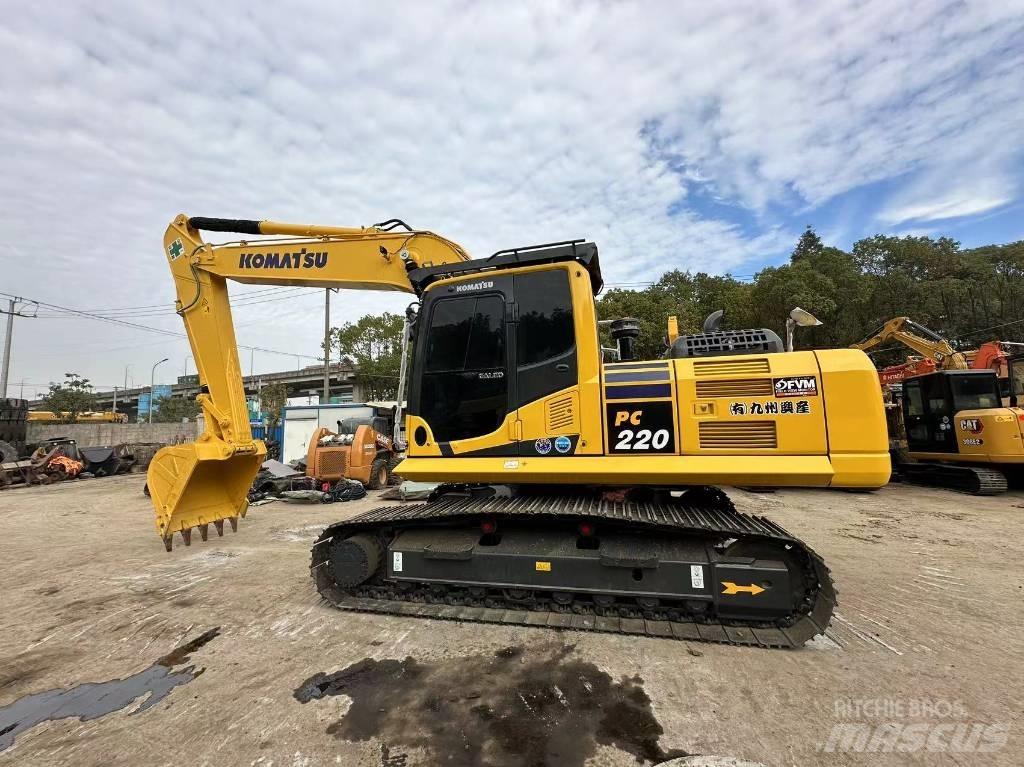 Komatsu PC 220 Kāpurķēžu ekskavatori