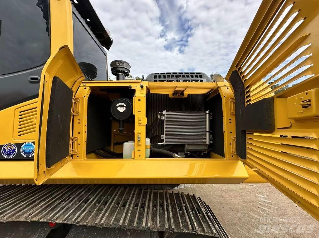 Komatsu PC 220 Kāpurķēžu ekskavatori