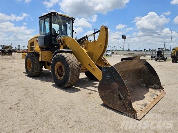CAT 966M Iekrāvēji uz riteņiem
