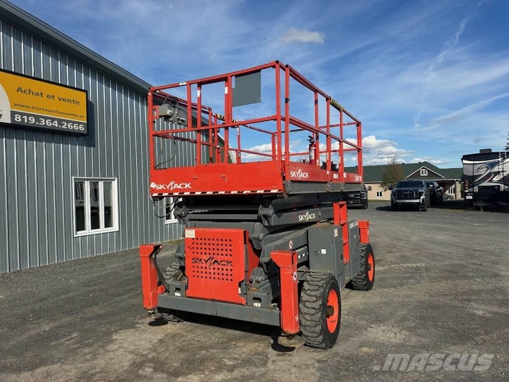 SkyJack SJ 8841 RT Šķerveida pacēlāji
