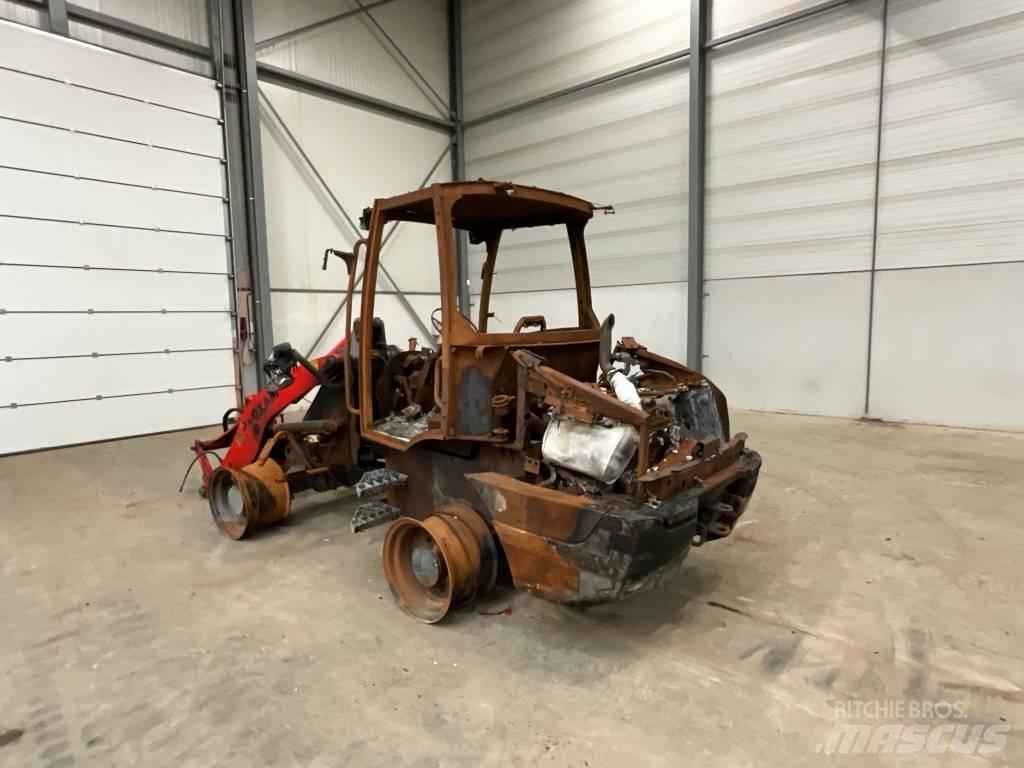 JCB loader Iekrāvēji uz riteņiem