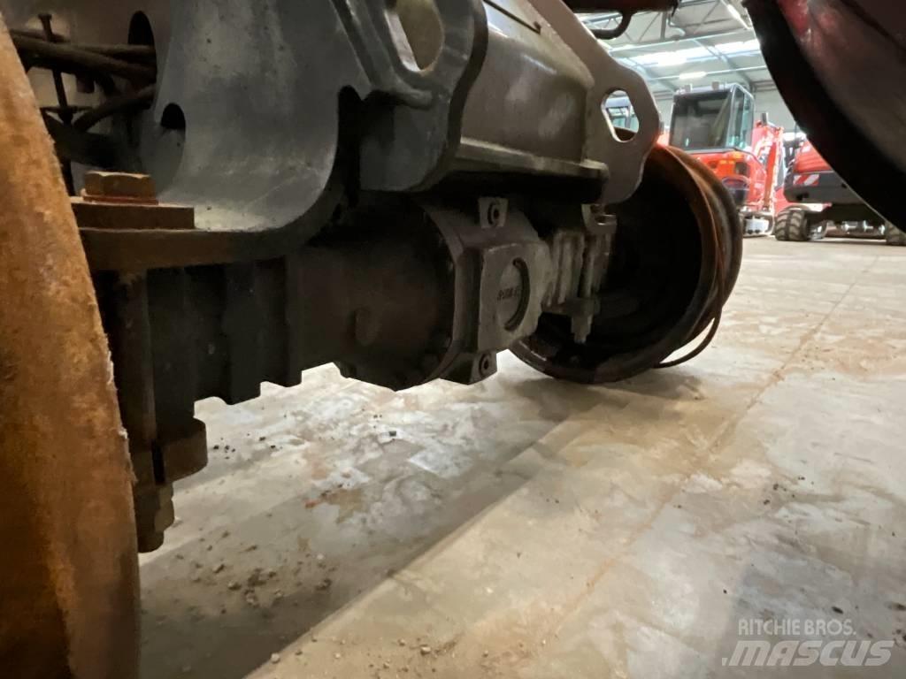 JCB loader Iekrāvēji uz riteņiem