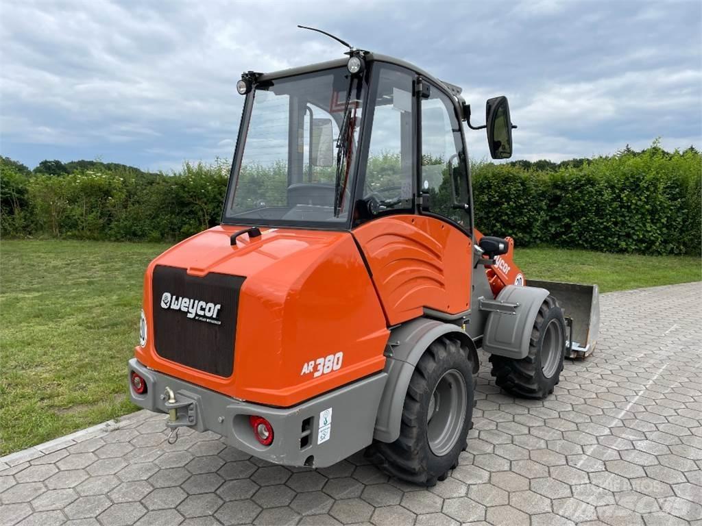 Atlas AR380 Iekrāvēji uz riteņiem