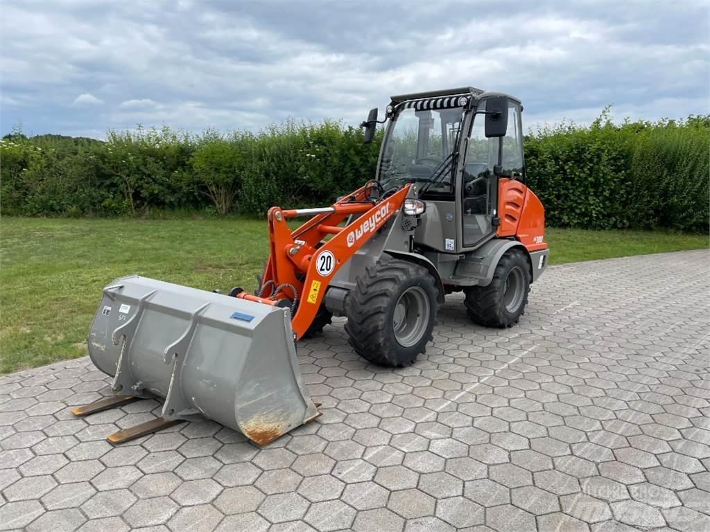 Atlas AR380 Iekrāvēji uz riteņiem