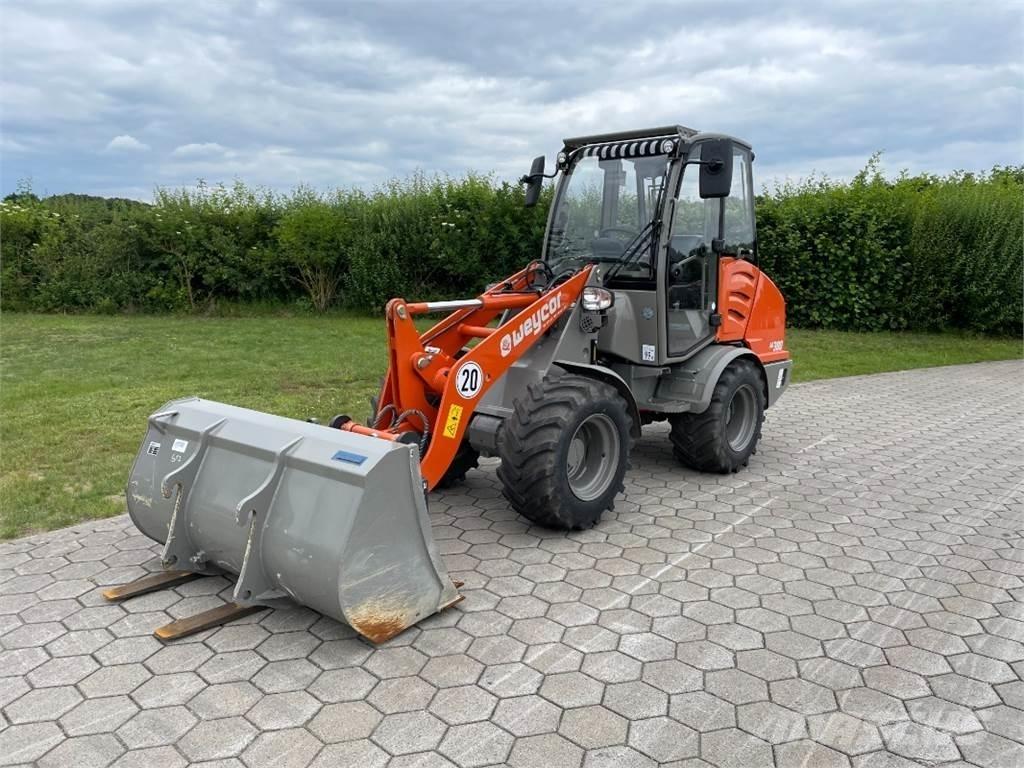 Atlas AR380 Iekrāvēji uz riteņiem