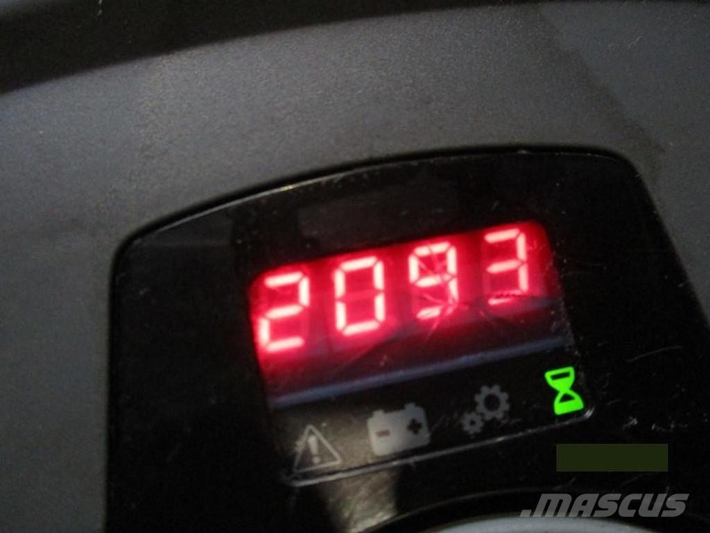 Toyota LPE200 Hidrauliskās stalažas ar platformu