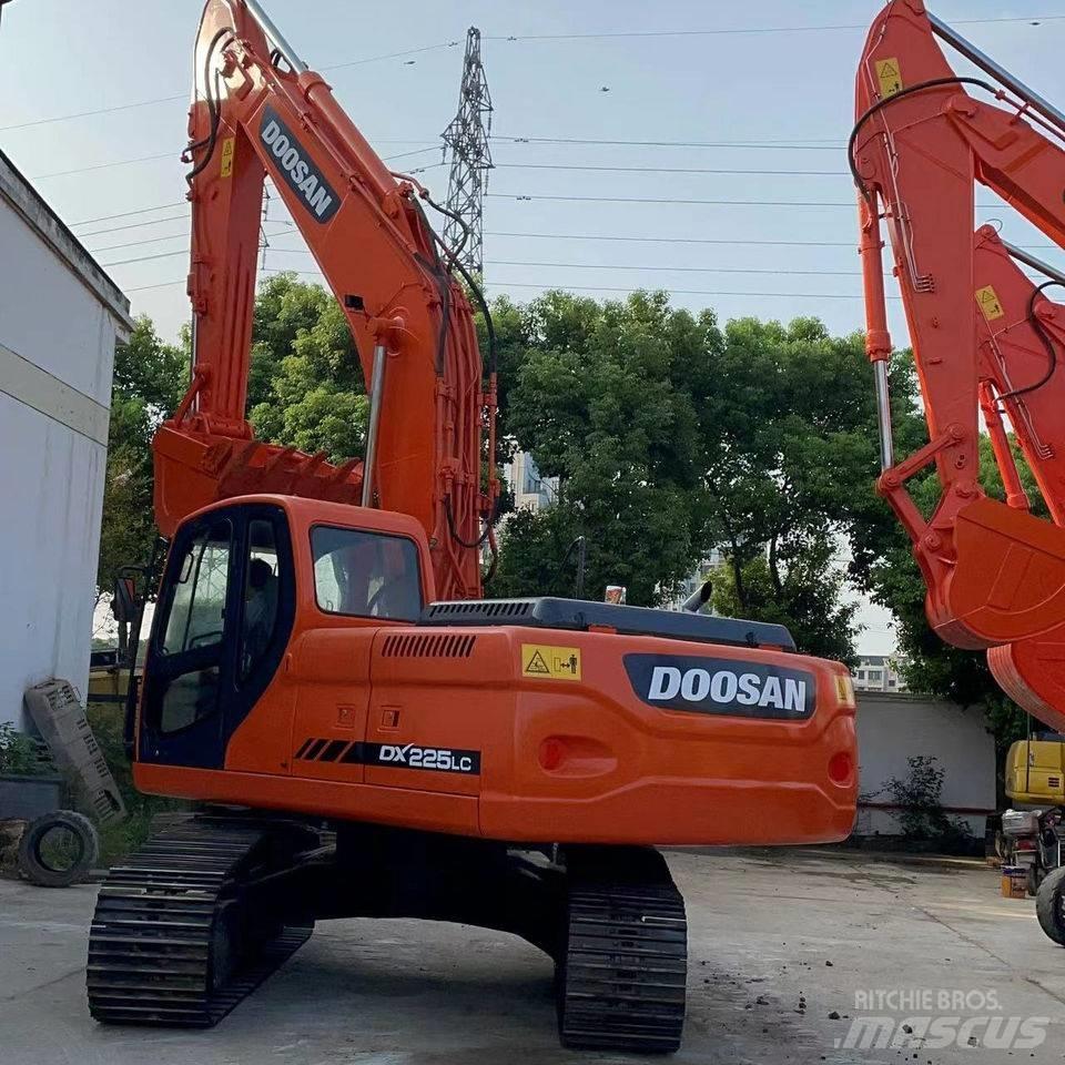 Doosan dx225 Kāpurķēžu ekskavatori