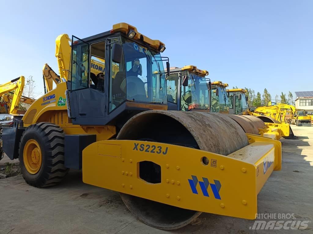 XCMG XS 223 J Vienvalča grunts veltņi