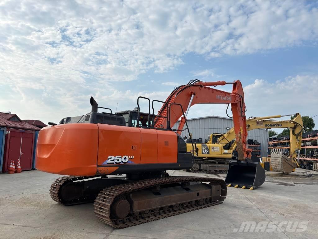 Hitachi ZX 250 LC-6 Kāpurķēžu ekskavatori