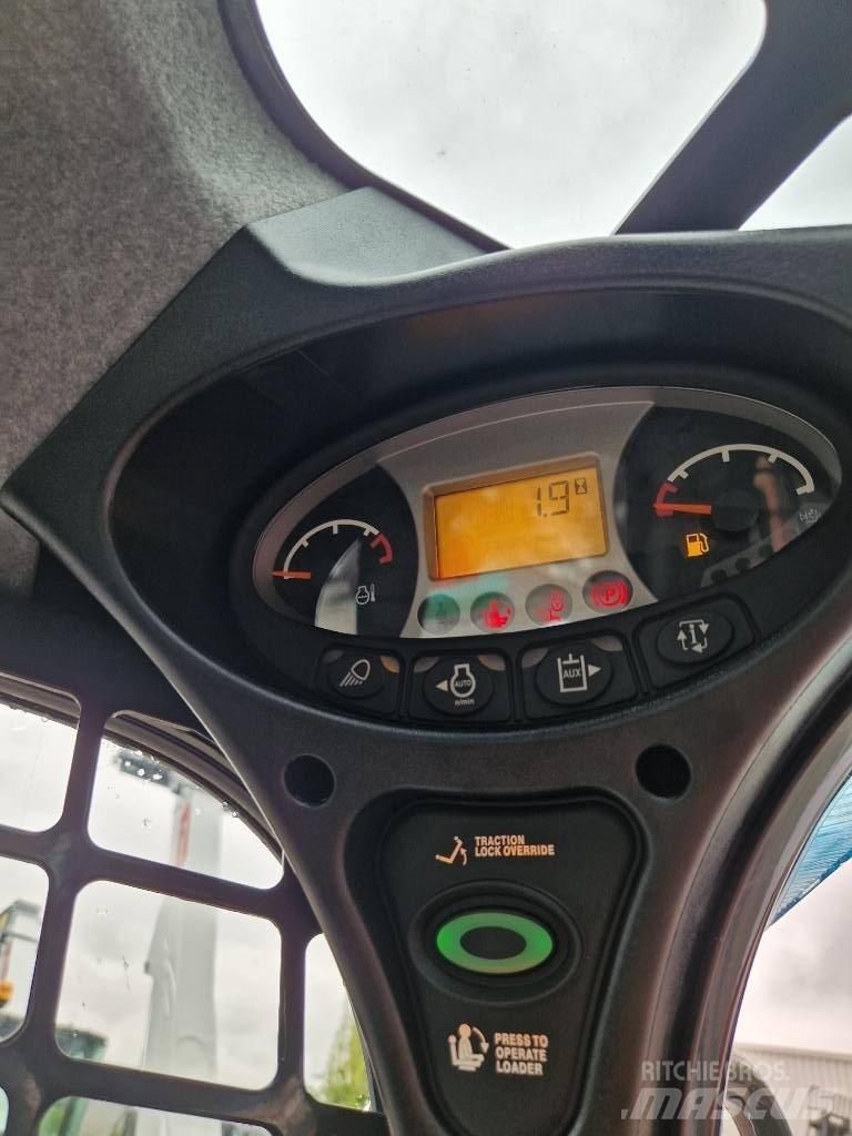 Bobcat T 450 Lietoti riteņu kompaktiekrāvēji