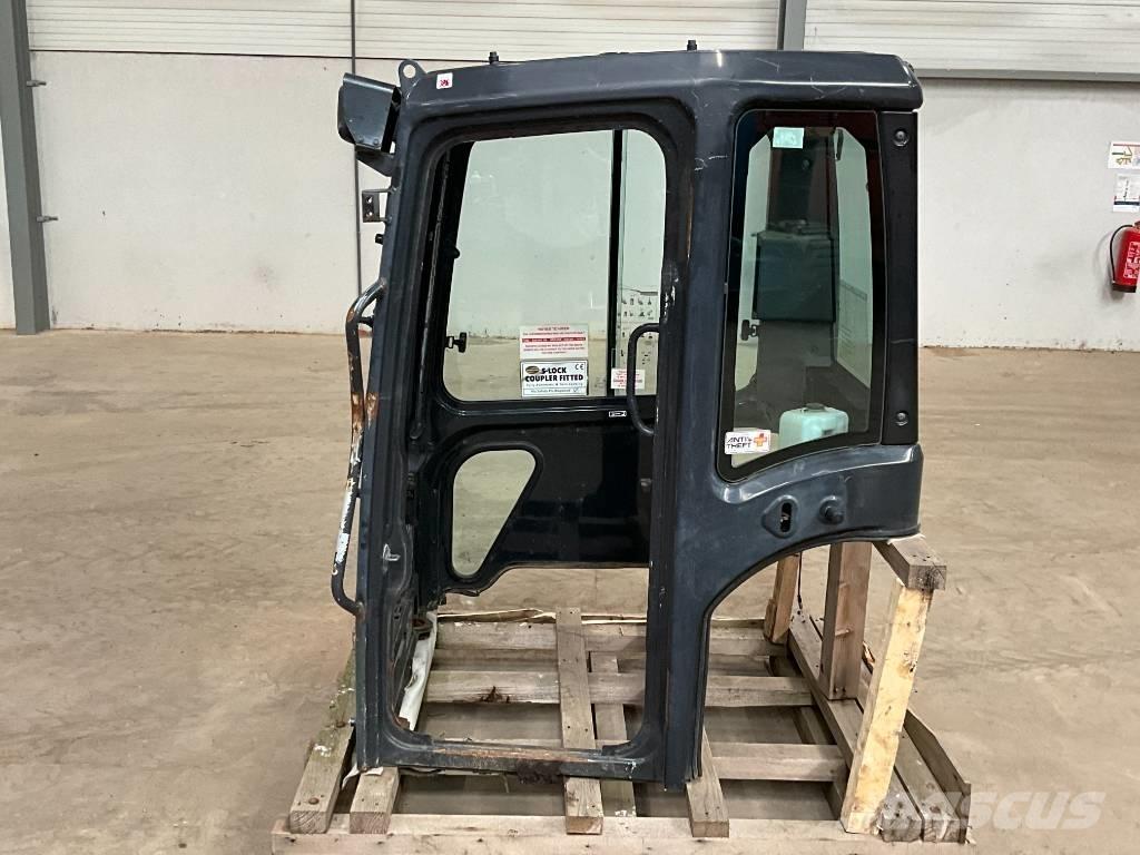 Kubota U 48-4 / U 55-4 Kabīnes un interjers