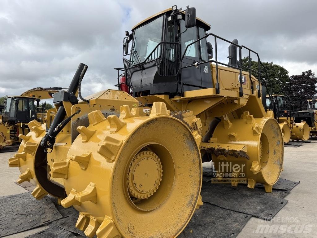 CAT 826 K Atkritumu preses